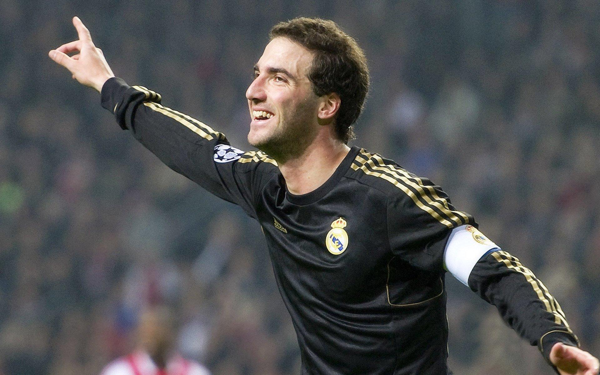 世俱杯C组激战正酣，拜仁提前锁定晋级 本菲卡与博卡末轮生死对决